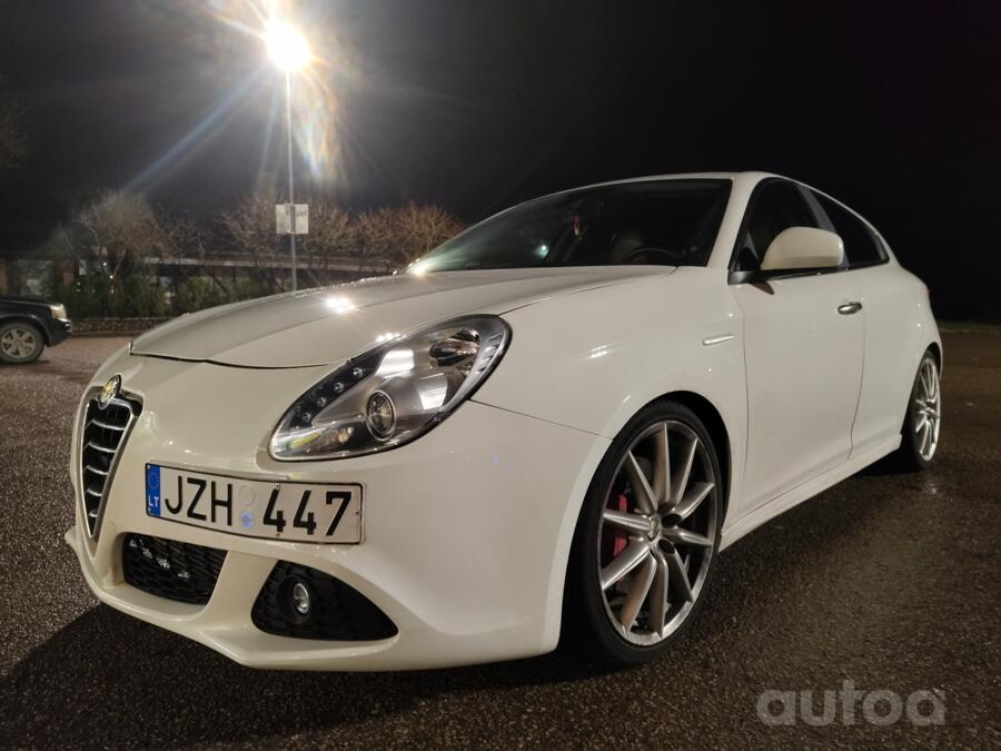 Alfa Romeo Giulietta 940 Hatchback
