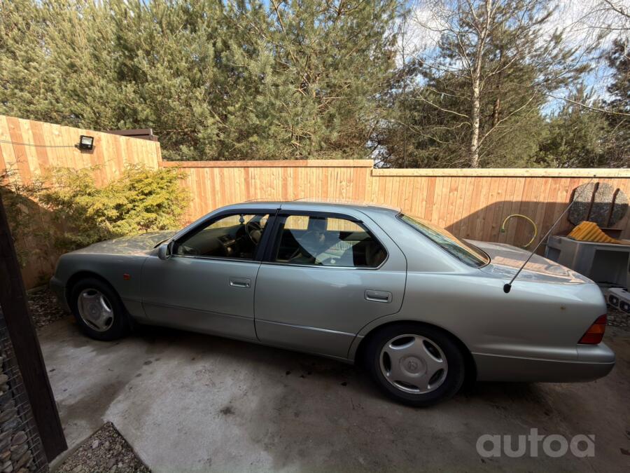 Lexus LS 2 generation Sedan