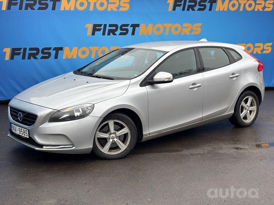 Volvo V40 2 generation Hatchback 5-doors