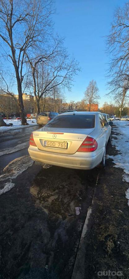 Mercedes-Benz E-Class W211 Sedan