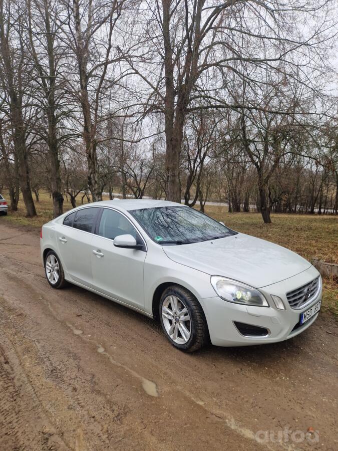 Volvo S60 2 generation Sedan