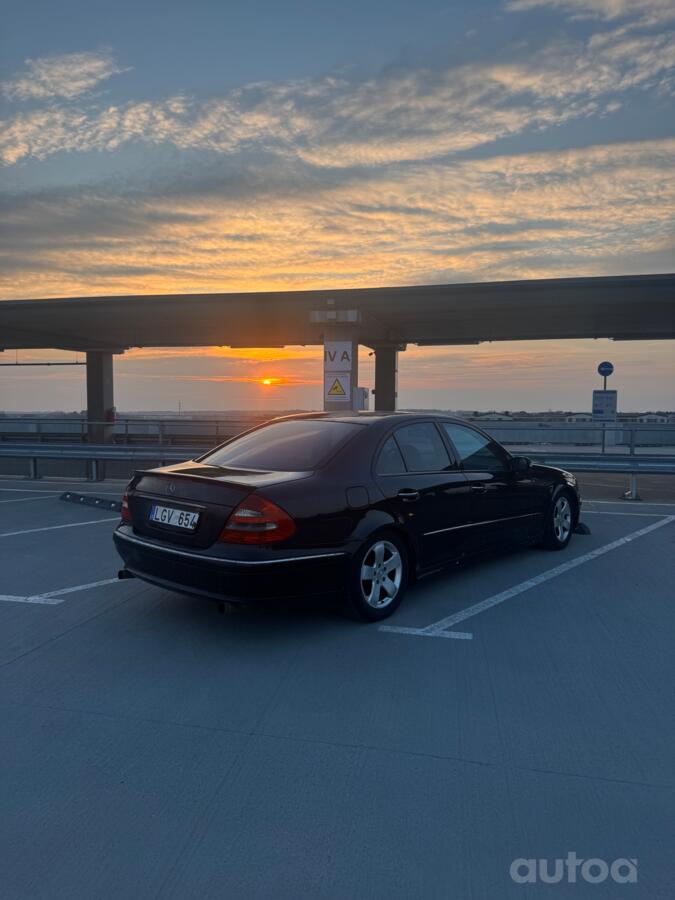 Mercedes-Benz E-Class W211 Sedan