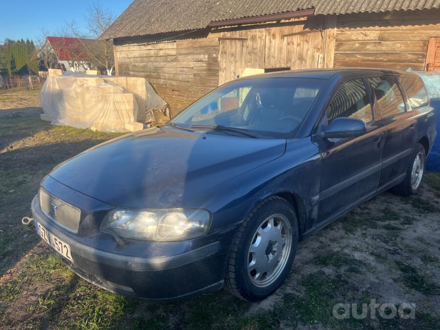 Volvo V70 2 generation wagon