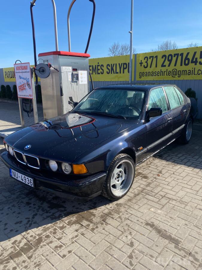 BMW 7 Series E32 Sedan
