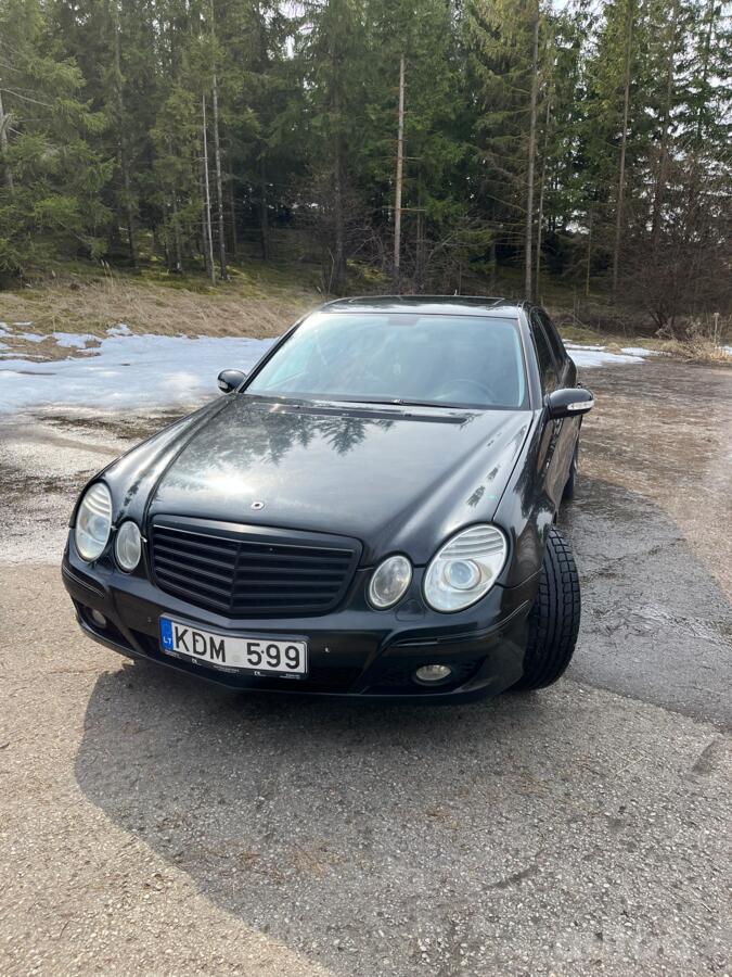 Mercedes-Benz E-Class W211 Sedan