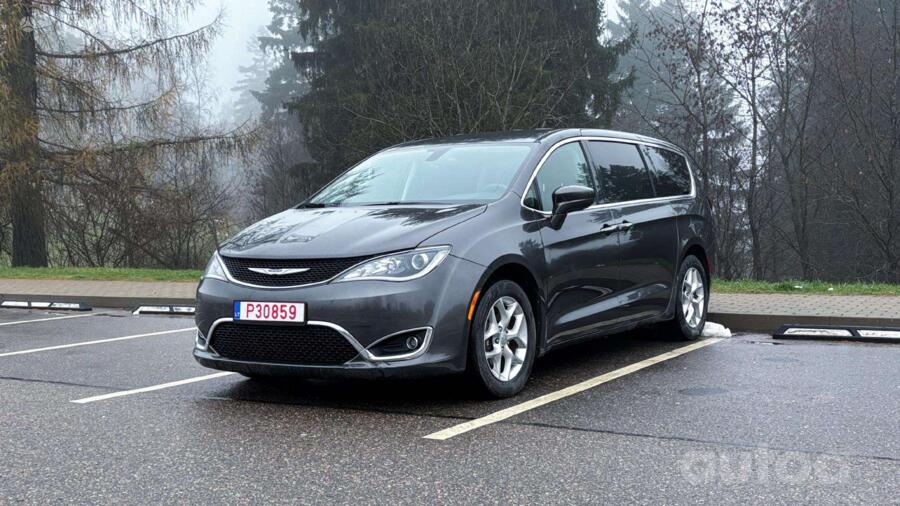 Chrysler Pacifica 2 generation Minivan