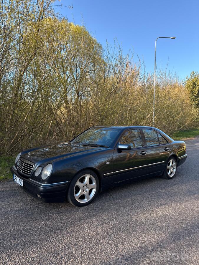 Mercedes-Benz E-Class W210 Sedan