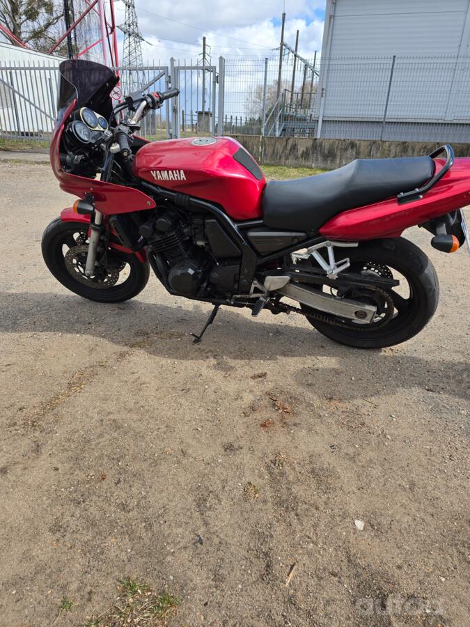 Yamaha FZS 600 Fazer