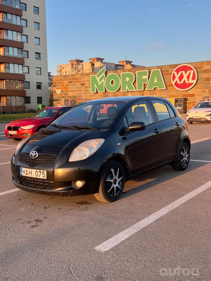 Toyota Yaris 2 generation