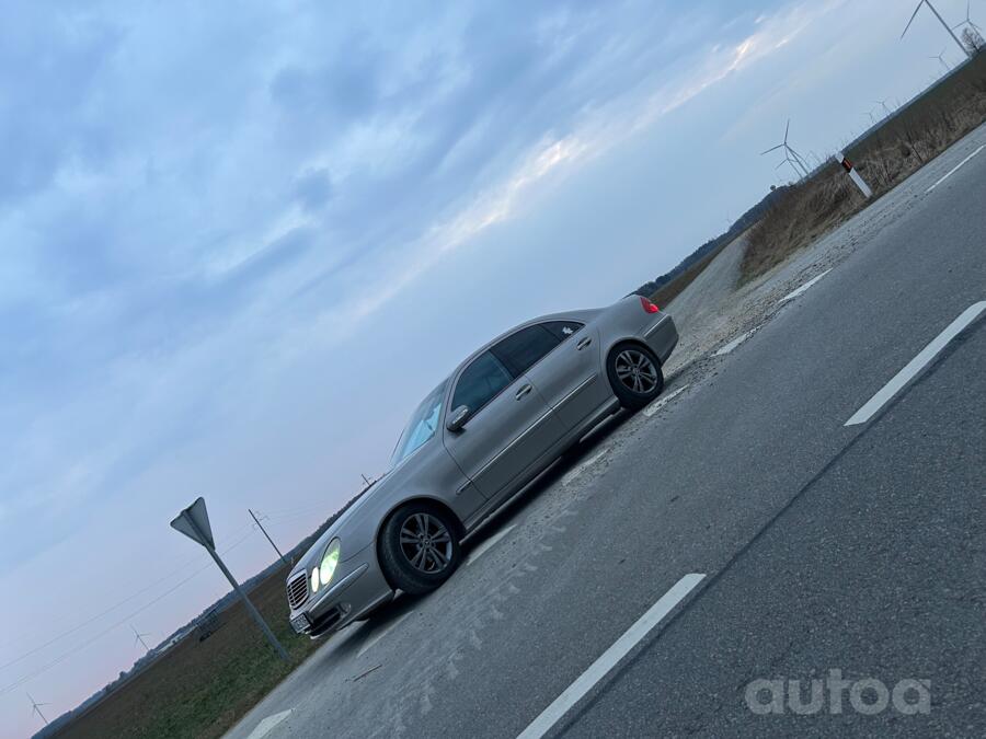 Mercedes-Benz E-Class W211 Sedan