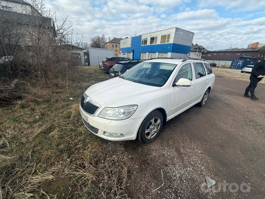 Skoda Octavia 2 generation [restyling] Combi wagon 5-doors