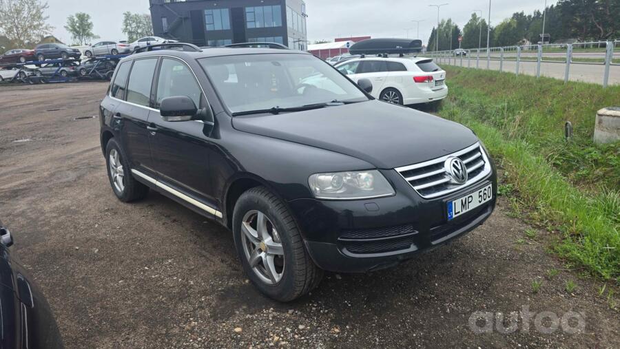 Volkswagen Touareg 1 generation Crossover