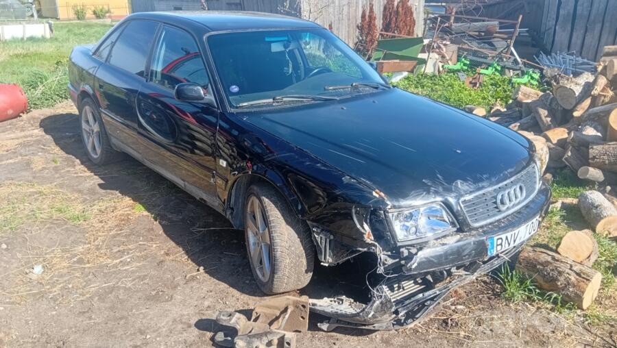 Audi A6 A4/C4 Sedan