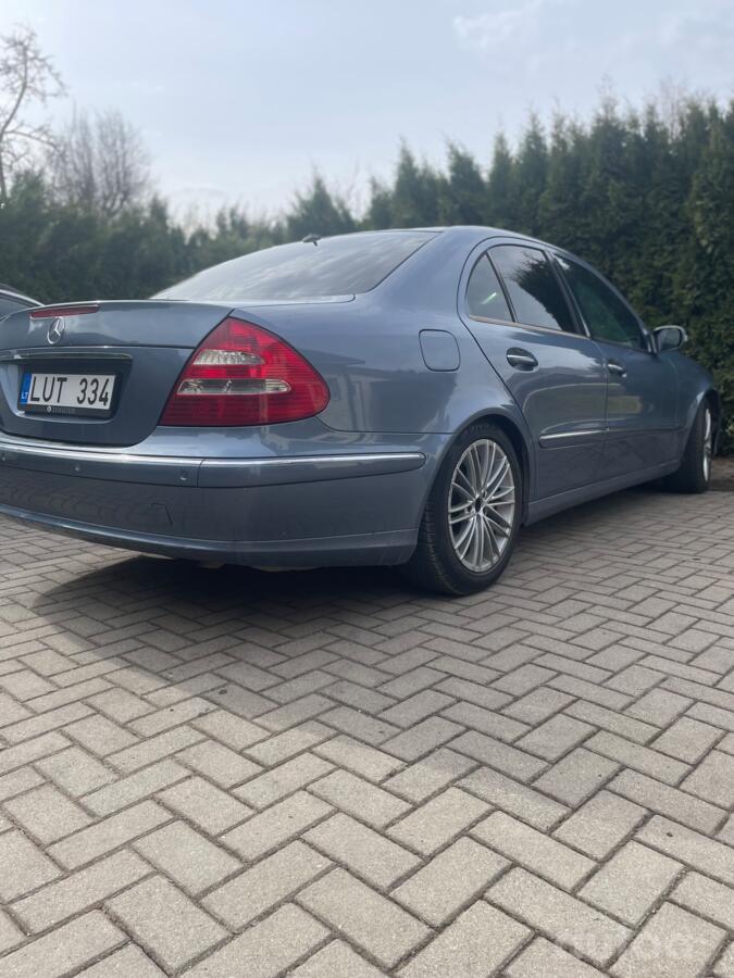 Mercedes-Benz E-Class W211 Sedan