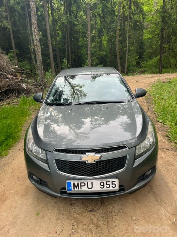 Chevrolet Cruze J300 Hatchback