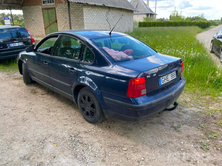 Volkswagen Passat B5 Sedan 4-doors