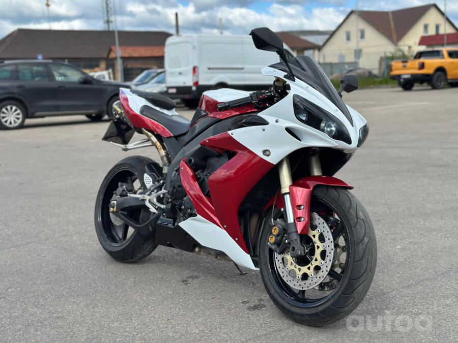 Yamaha R1