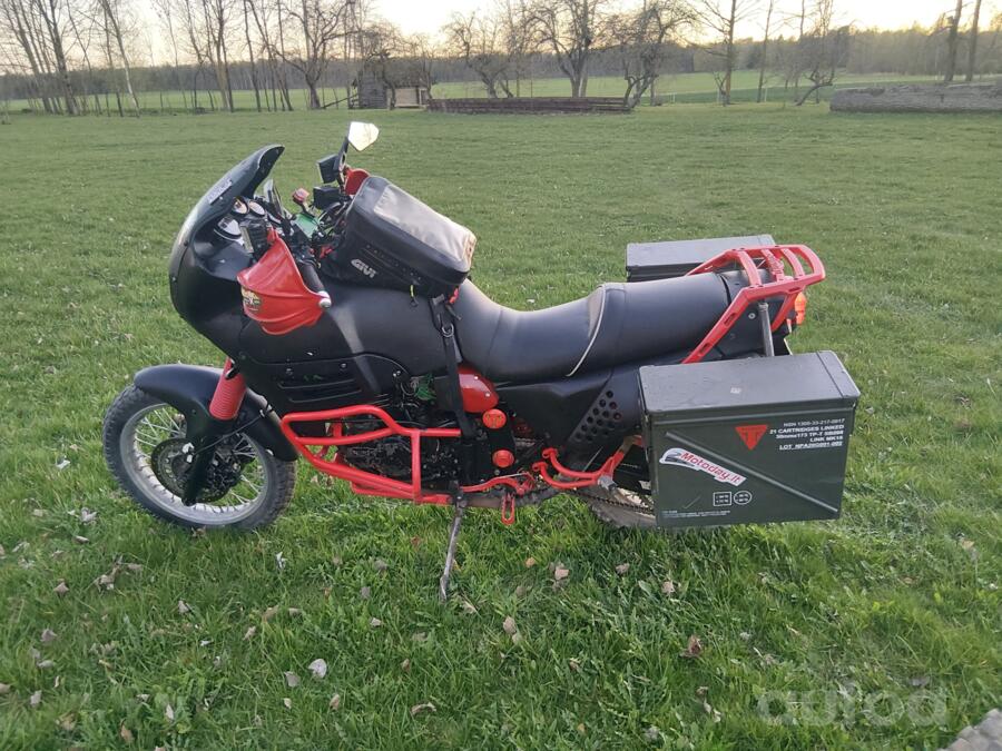 Triumph Tiger 900