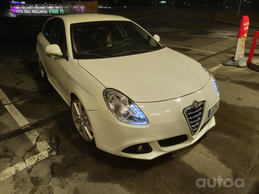 Alfa Romeo Giulietta 940 Hatchback