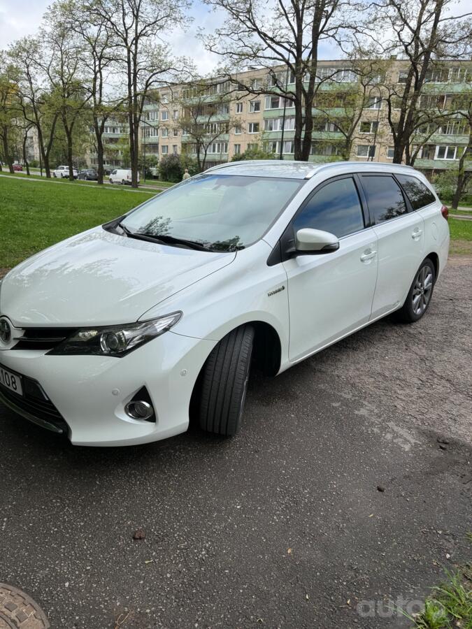 Toyota Auris 2 generation Touring Sports Hybrid wagon 5-doors