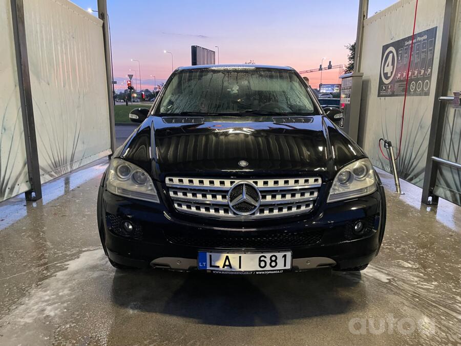 Mercedes-Benz M-Class W164 Crossover 5-doors
