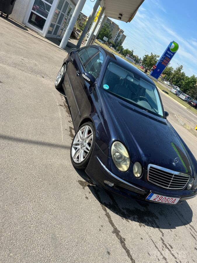 Mercedes-Benz E-Class W211 Sedan