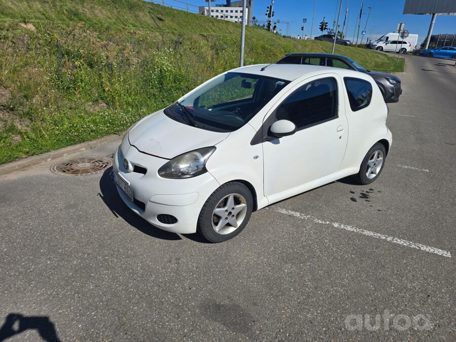 Toyota Aygo 1 generation [restyling] Hatchback 3-doors