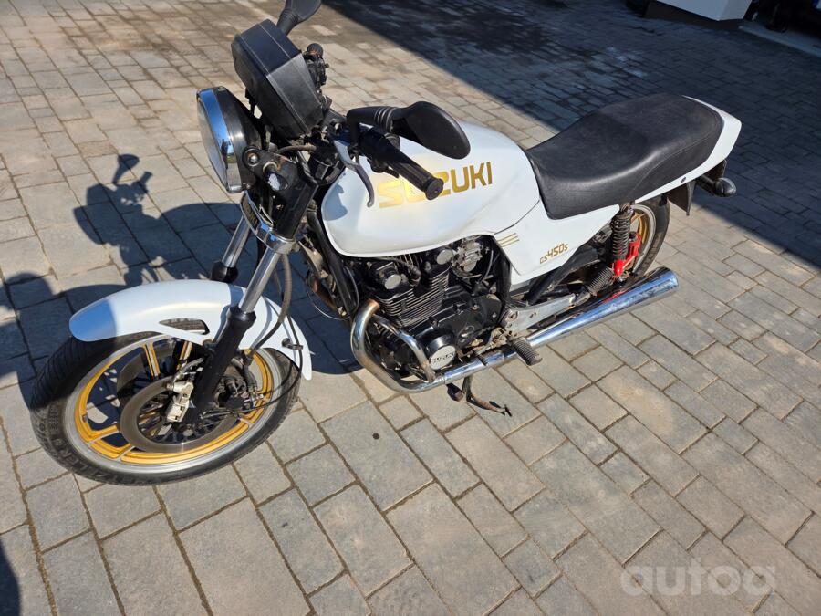 Suzuki GS