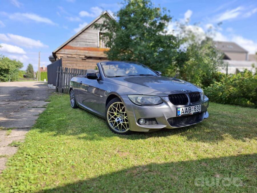 BMW 330 2010