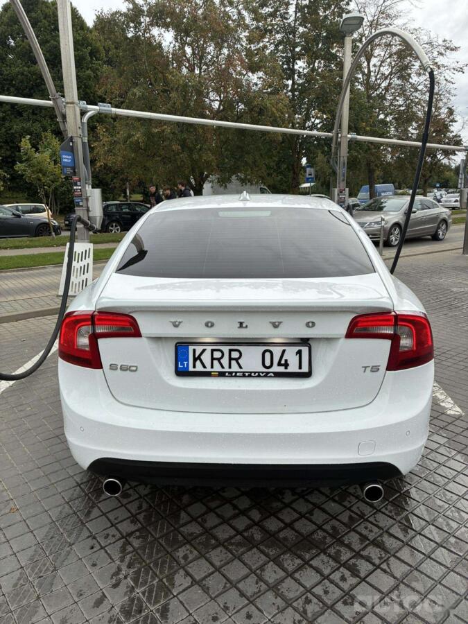Volvo S60 2 generation Sedan