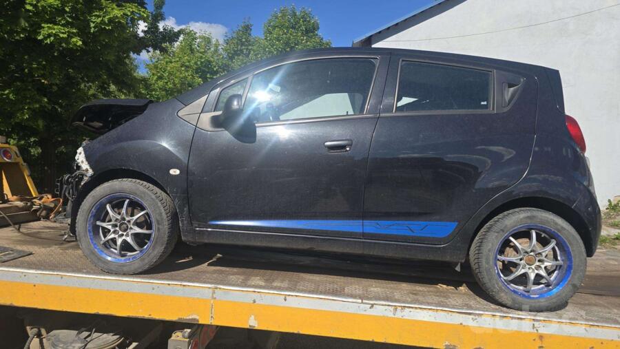 Chevrolet Spark M300 Hatchback