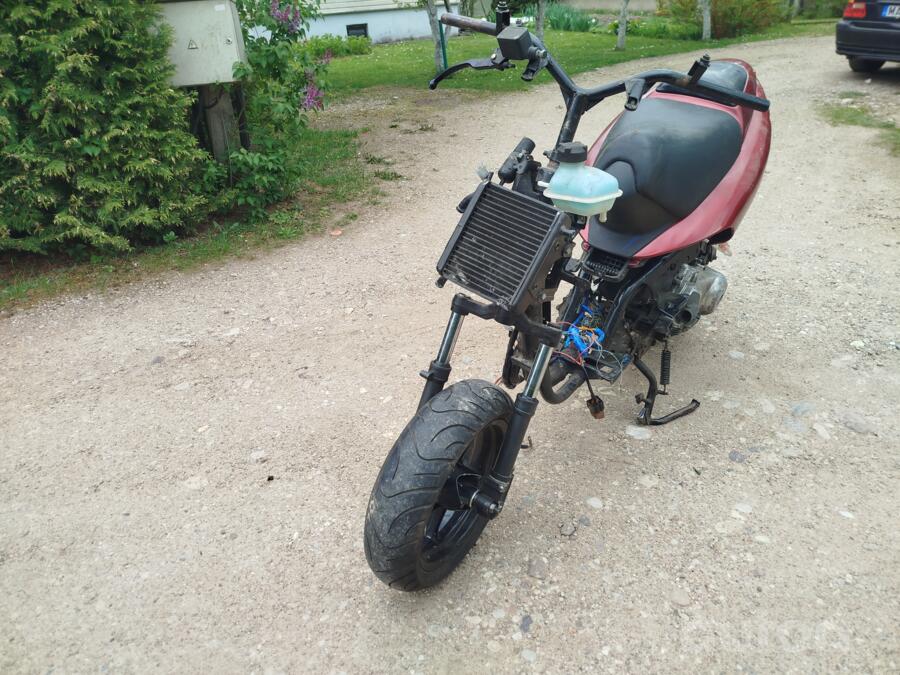 Aprilia SR