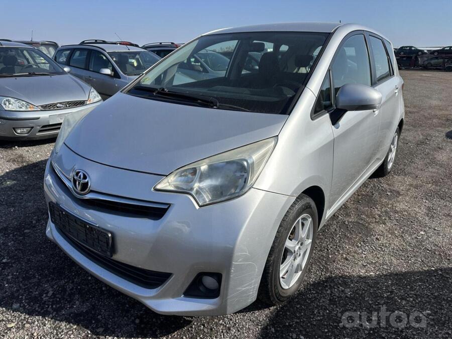Toyota Verso-S 1 generation Minivan
