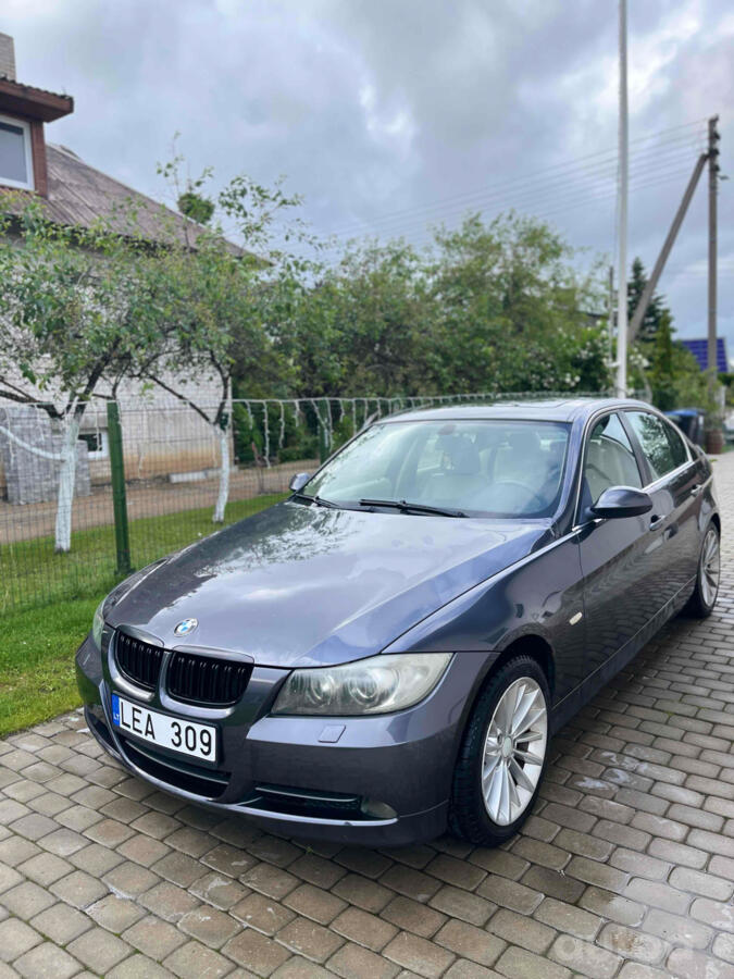 BMW 330