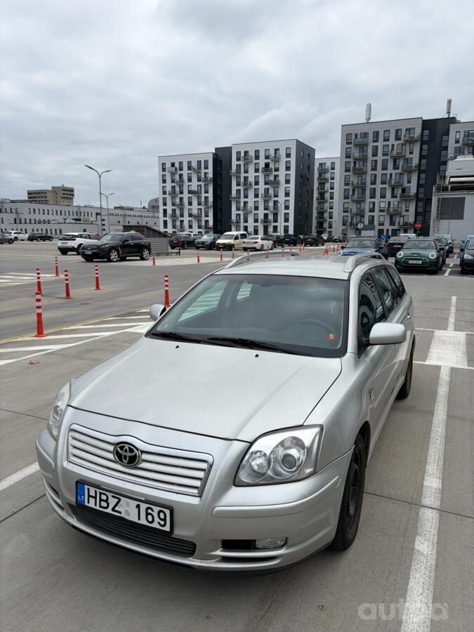 Toyota Avensis 2 generation wagon