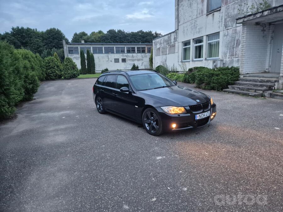 BMW 330 2010