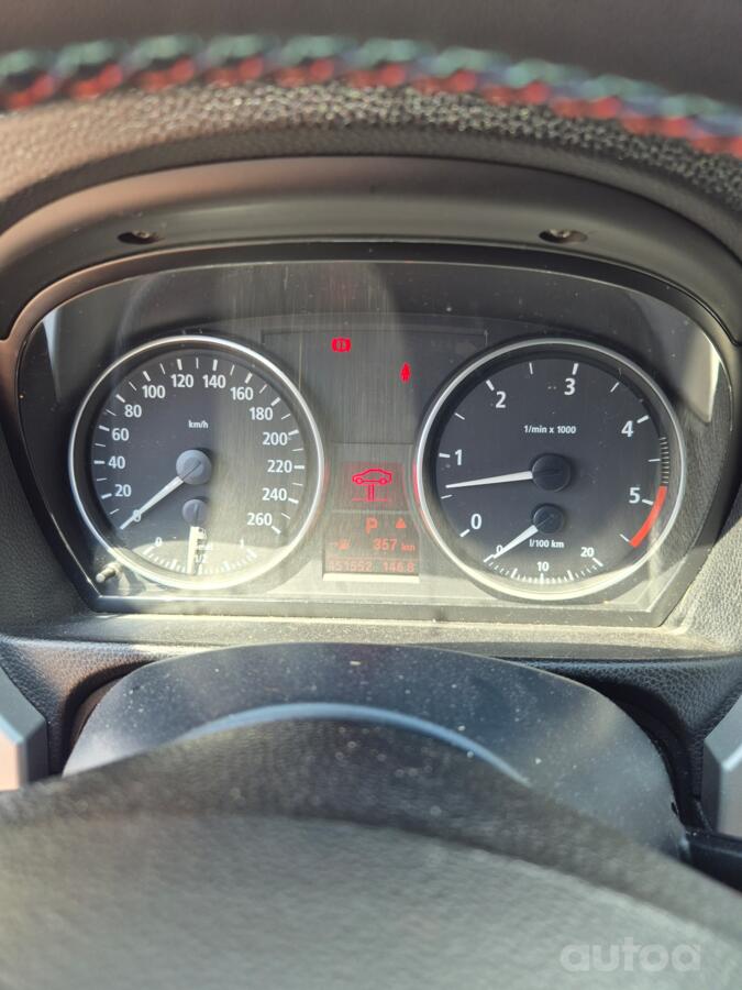 BMW 330 2010