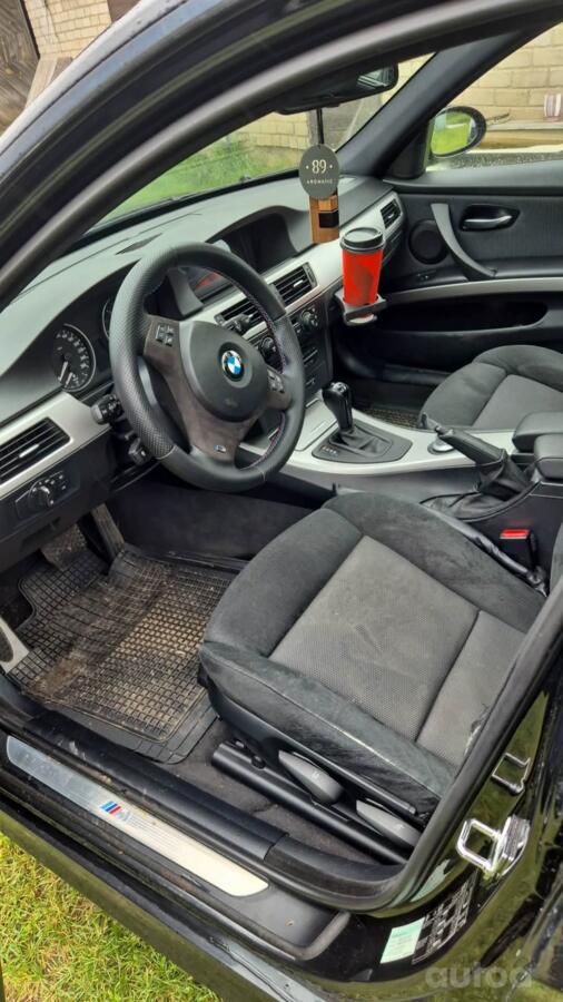 BMW 330 2010