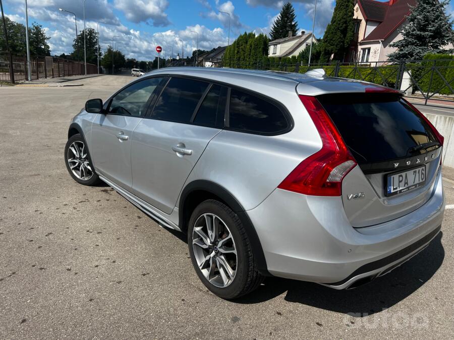 Volvo V60 Cross Country 1 generation wagon 5-doors