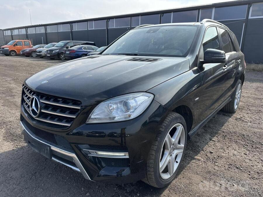 Mercedes-Benz M-Class W166 Crossover 5-doors