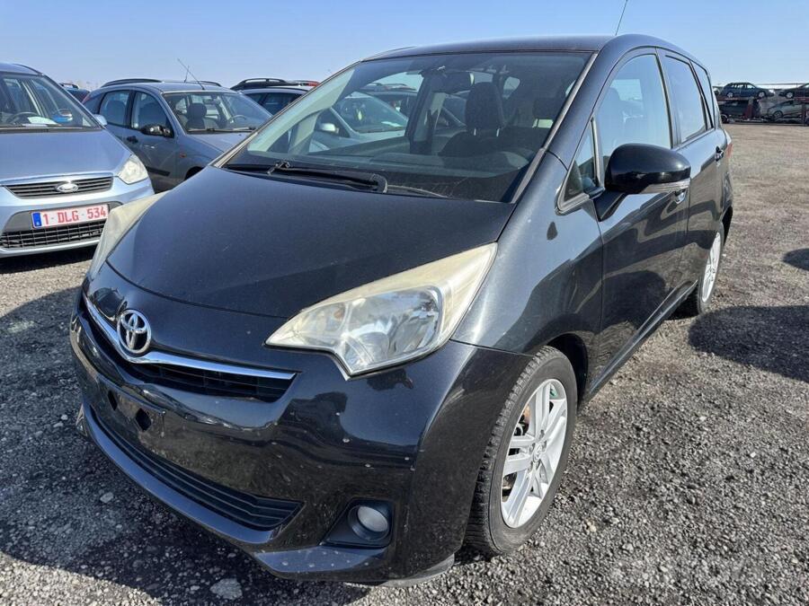 Toyota Verso-S 1 generation Minivan