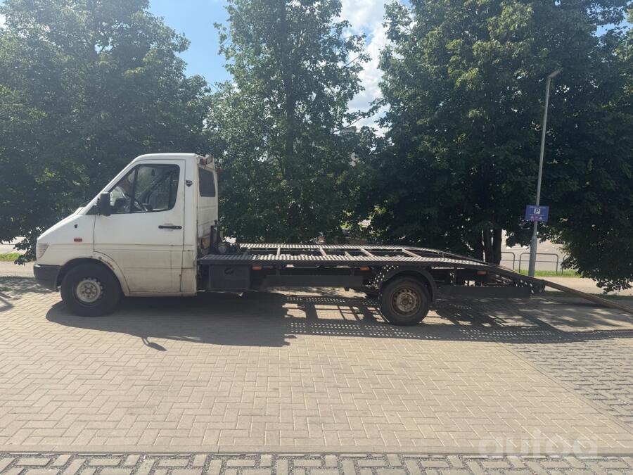 Mercedes-Benz Sprinter First generation