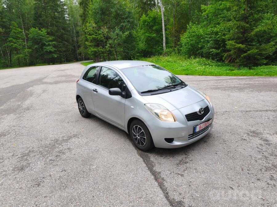 Toyota Yaris 2 generation