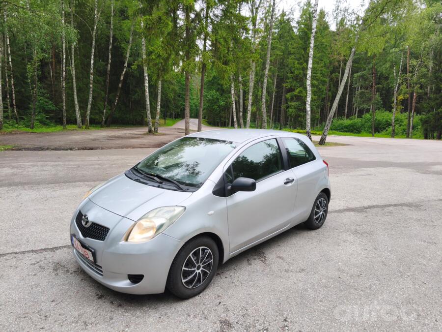 Toyota Yaris 2 generation
