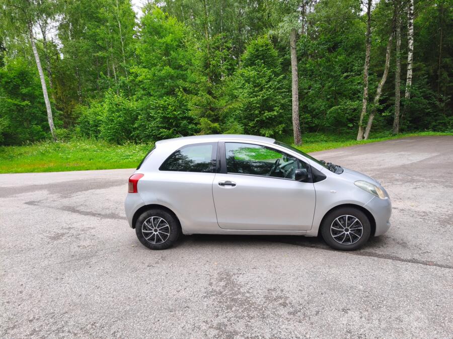Toyota Yaris 2 generation
