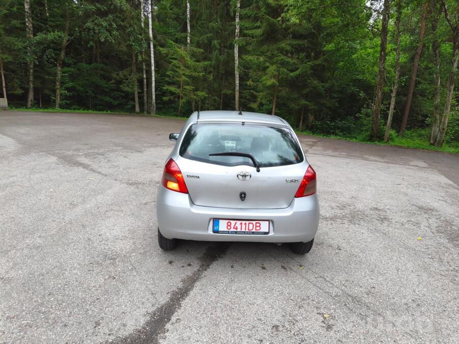 Toyota Yaris 2 generation