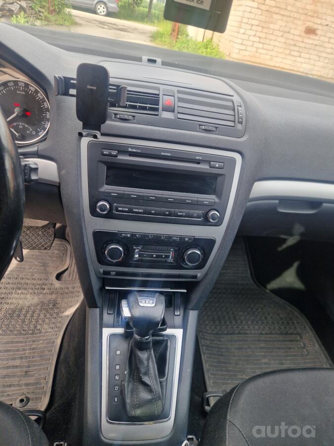 Skoda Octavia 2 generation [restyling] Combi wagon 5-doors