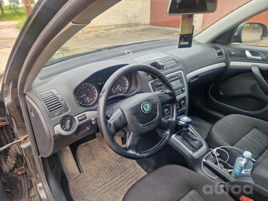 Skoda Octavia 2 generation [restyling] Combi wagon 5-doors