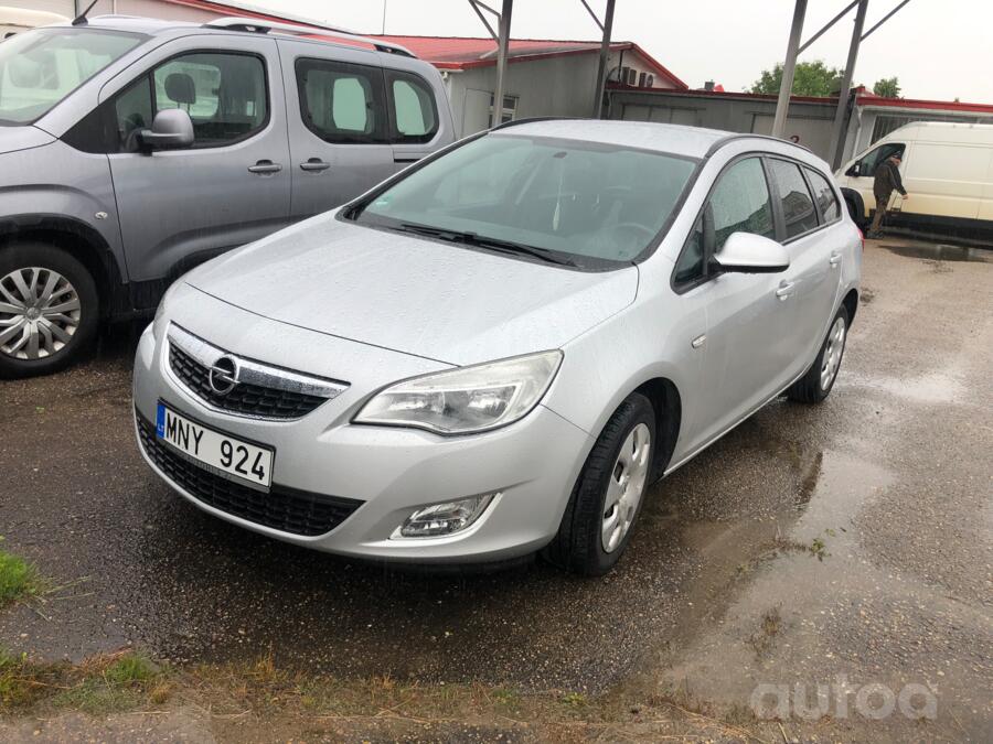 Opel Astra J Sports Tourer wagon