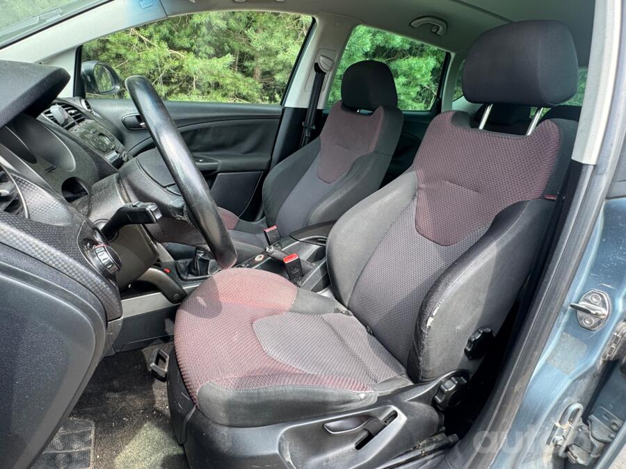 SEAT Toledo 3 generation Hatchback